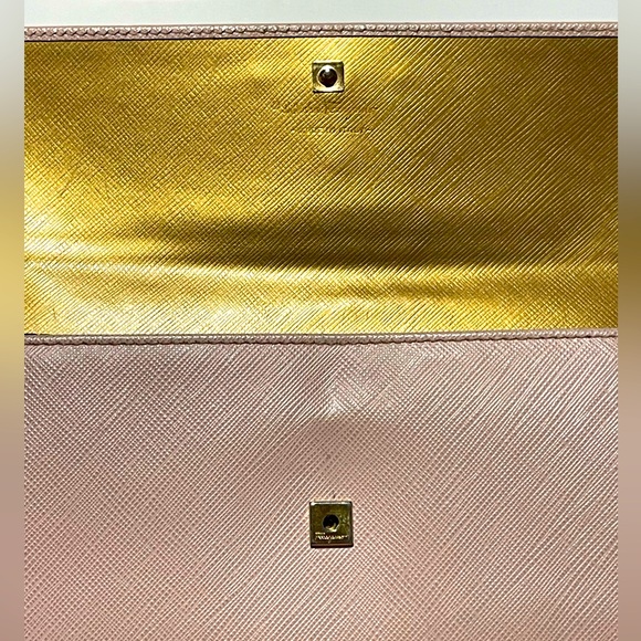 Authentic - Used - Salvatore Ferragamo Baby Pink Bow Leather Wallet - Picture 5 of 6